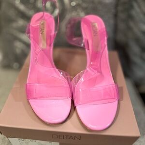 Deltan pink pumps